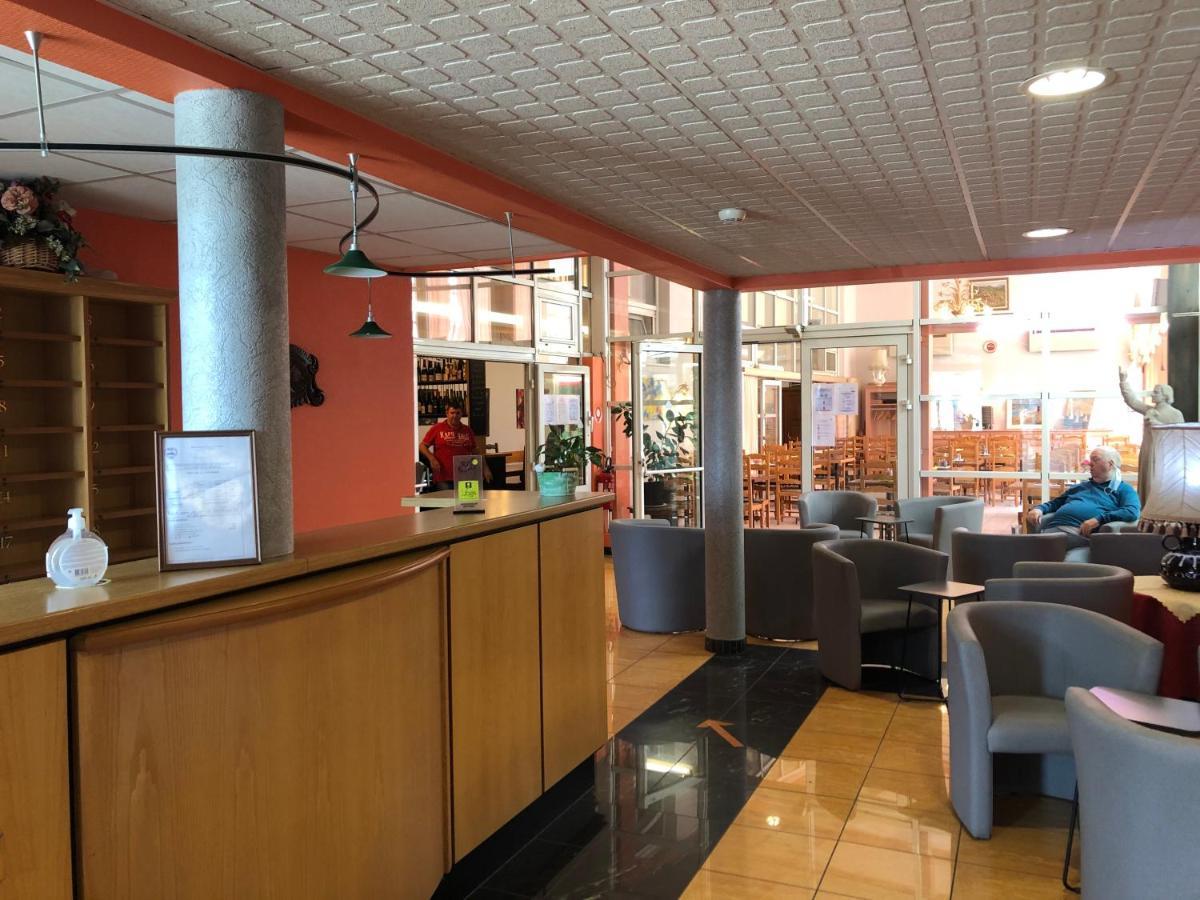 Mittelbronn Logis Hotel Restaurant Saint Augustin מראה חיצוני תמונה
